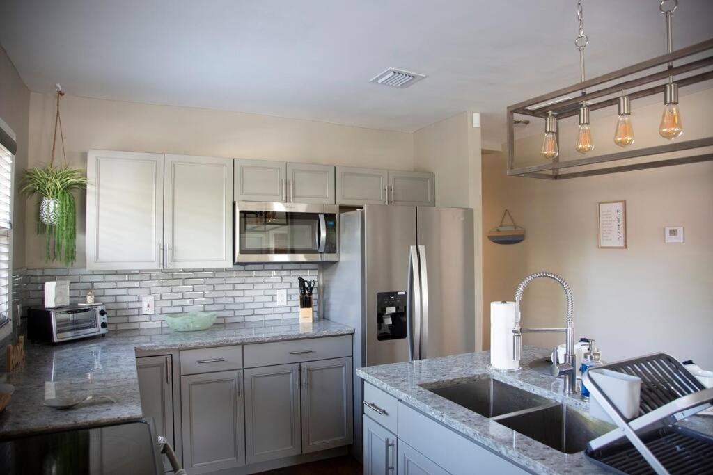 Two Bedroom Ranch With Private Deck Close To Beach Lake Worth Beach Exterior foto