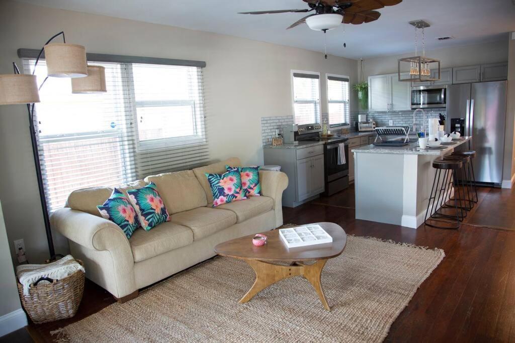 Two Bedroom Ranch With Private Deck Close To Beach Lake Worth Beach Exterior foto